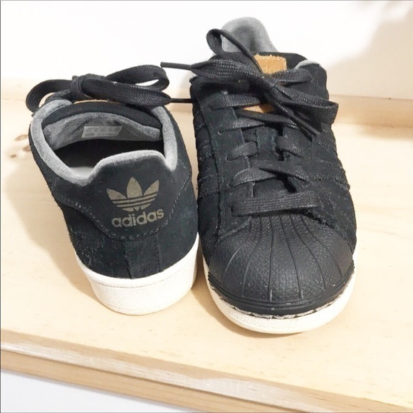 adidas Shoes - adidas women’s sneaker shoes size 5.5